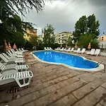 Rose Village Private * ساني بيتش